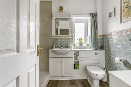 4 bedroom Detached house for sale in Henbest Close, Wimborne