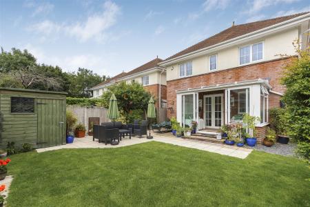 4 bedroom Detached house for sale in Henbest Close, Wimborne