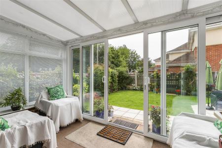 4 bedroom Detached house for sale in Henbest Close, Wimborne