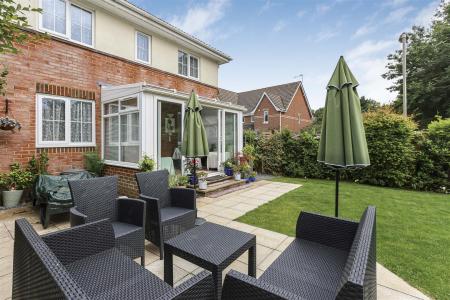 4 bedroom Detached house for sale in Henbest Close, Wimborne