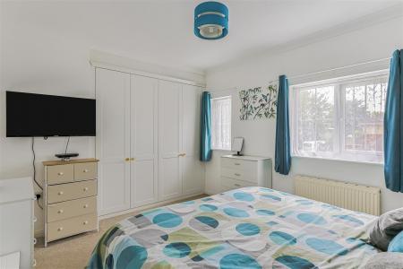 4 bedroom Detached house for sale in Henbest Close, Wimborne