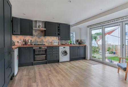 3 bedroom End of terrace house for sale in Middlehill Road, Wimborne