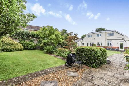 2 bedroom Apartment for sale in Hanfield Lodge, 43 Gravel Hill, Wimborne
