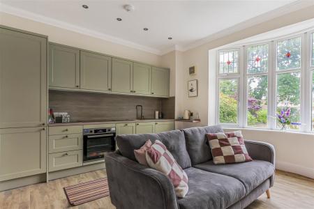 2 bedroom Apartment for sale in Hanfield Lodge, 43 Gravel Hill, Wimborne