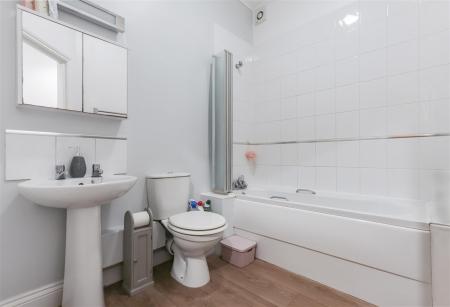 2 bedroom Apartment for sale in Hanfield Lodge, 43 Gravel Hill, Wimborne