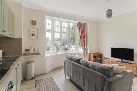 2 bedroom Apartment for sale in Hanfield Lodge, 43 Gravel Hill, Wimborne
