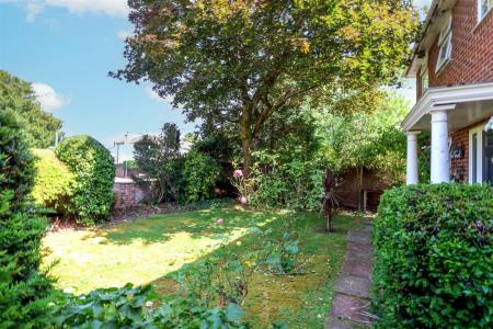 4 bedroom Detached house for sale in Park Lane, Wimborne
