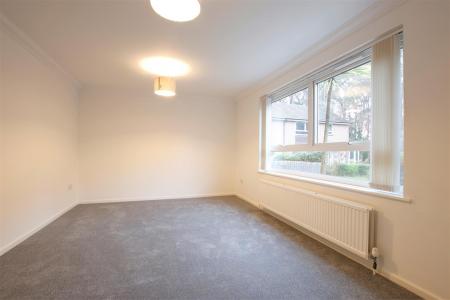 2 bedroom Apartment to let in Glynville Close, Colehill