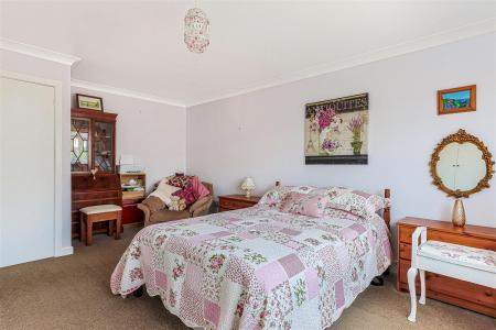 2 bedroom Apartment for sale in Allenview Road, Wimborne