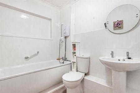 2 bedroom Apartment for sale in Allenview Road, Wimborne
