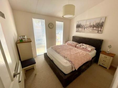 2 bedroom Mobile home for sale in Merley House Lane, Poole