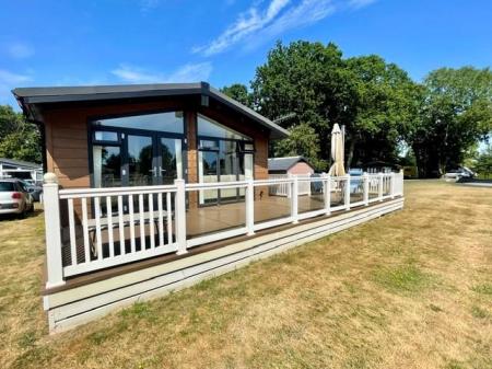 2 bedroom Mobile home for sale in Merley House Lane, Poole