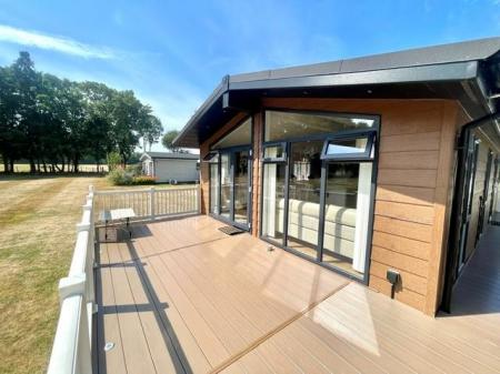 2 bedroom Mobile home for sale in Merley House Lane, Poole