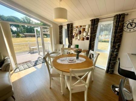 2 bedroom Mobile home for sale in Merley House Lane, Poole