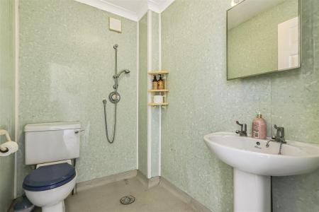 5 bedroom Chalet for sale in Ashmeads Way, Wimborne