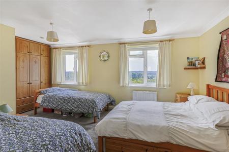 5 bedroom Chalet for sale in Ashmeads Way, Wimborne