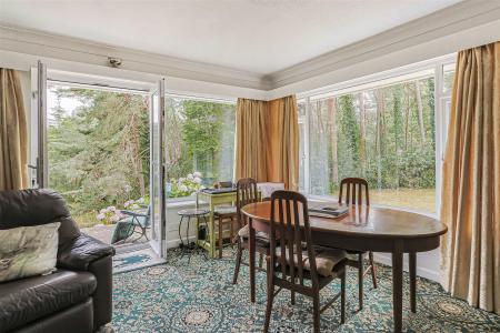 4 bedroom Chalet for sale in Matchams Lane, Christchurch