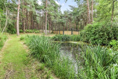 4 bedroom Chalet for sale in Matchams Lane, Christchurch