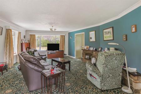 4 bedroom Chalet for sale in Matchams Lane, Christchurch