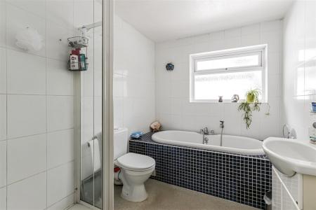 4 bedroom Chalet for sale in Matchams Lane, Christchurch