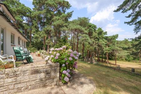4 bedroom Chalet for sale in Matchams Lane, Christchurch