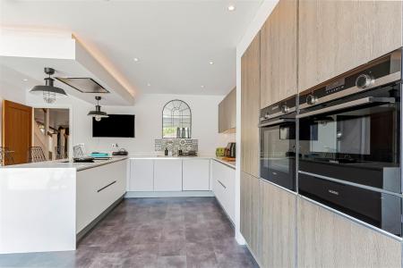 4 bedroom Detached house for sale in Gravel Hill, Wimborne