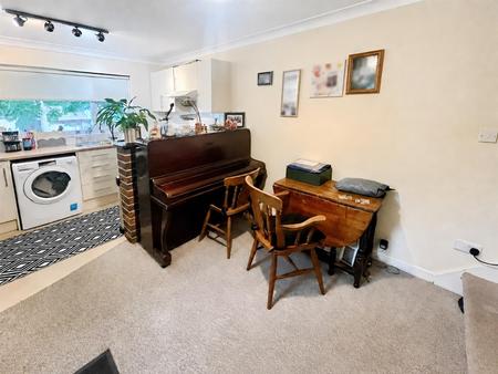 3 bedroom End of terrace house for sale in Bridle Way, Wimborne