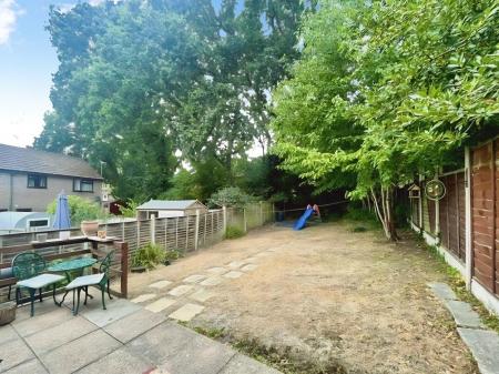 3 bedroom End of terrace house for sale in Bridle Way, Wimborne