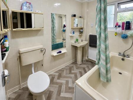3 bedroom End of terrace house for sale in Bridle Way, Wimborne