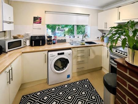 3 bedroom End of terrace house for sale in Bridle Way, Wimborne