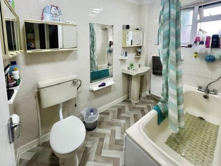 3 bedroom End of terrace house for sale in Bridle Way, Wimborne