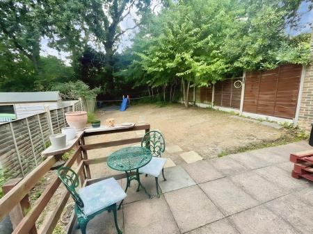 3 bedroom End of terrace house for sale in Bridle Way, Wimborne