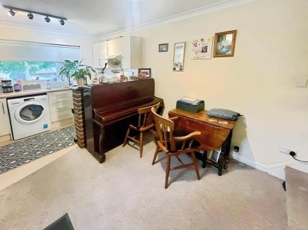 3 bedroom End of terrace house for sale in Bridle Way, Wimborne