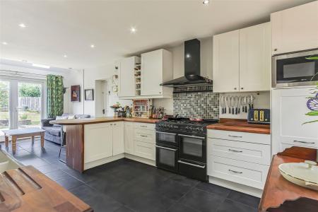 4 bedroom Property for sale in 6, Horton Heath, Dorset, BH21 7JR