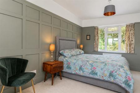 4 bedroom Property for sale in 6, Horton Heath, Dorset, BH21 7JR