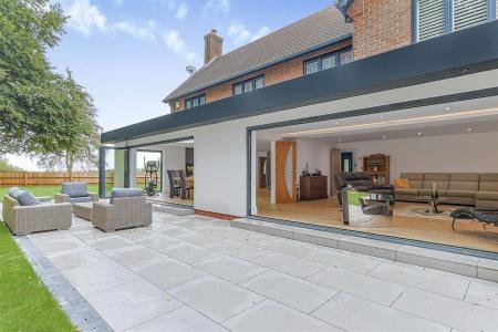 4 bedroom Detached house for sale in Rowlands Hill, Wimborne