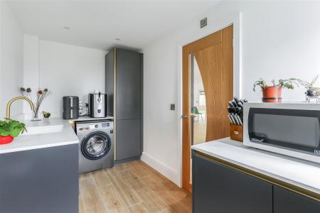 4 bedroom Detached house for sale in Rowlands Hill, Wimborne