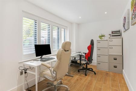 4 bedroom Detached house for sale in Rowlands Hill, Wimborne