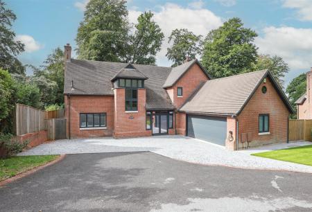 4 bedroom Detached house for sale in Rowlands Hill, Wimborne
