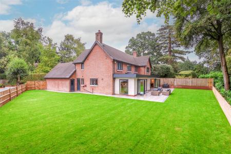 4 bedroom Detached house for sale in Rowlands Hill, Wimborne
