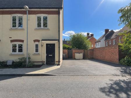 3 bedroom End of terrace house for sale in Bankes Road, Wimborne