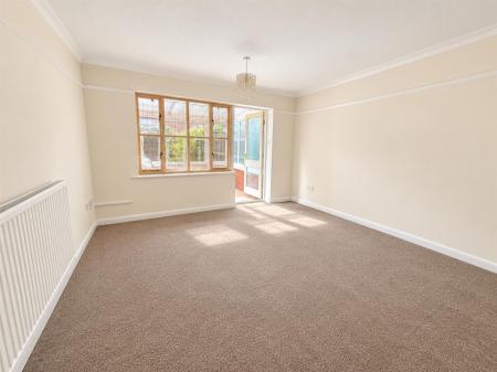 2 bedroom Detached house to let in HUNTER CLOSE, COLEHILL