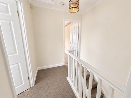 2 bedroom Detached house to let in HUNTER CLOSE, COLEHILL
