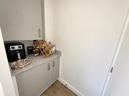 2 bedroom Terraced House to let in Wheatsheaf Road, Wimborne
