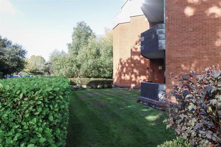 2 bedroom Apartment for sale in Allenview Road, Wimborne