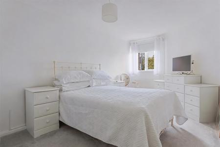 2 bedroom Apartment for sale in Allenview Road, Wimborne