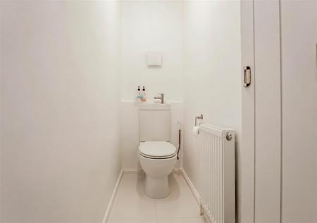 2 bedroom Apartment for sale in Allenview Road, Wimborne