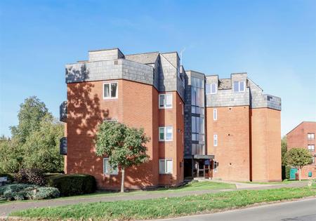 2 bedroom Apartment for sale in Allenview Road, Wimborne