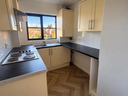 2 bedroom Apartment to let in 32 Crescent Road, Wimborne