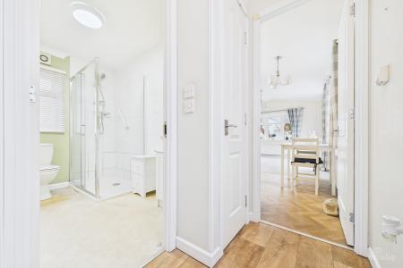 2 bedroom Park home for sale in Barton Broads Park, Maltkiln R, Barton-upon-Humber, North Lincolnshire, DN18